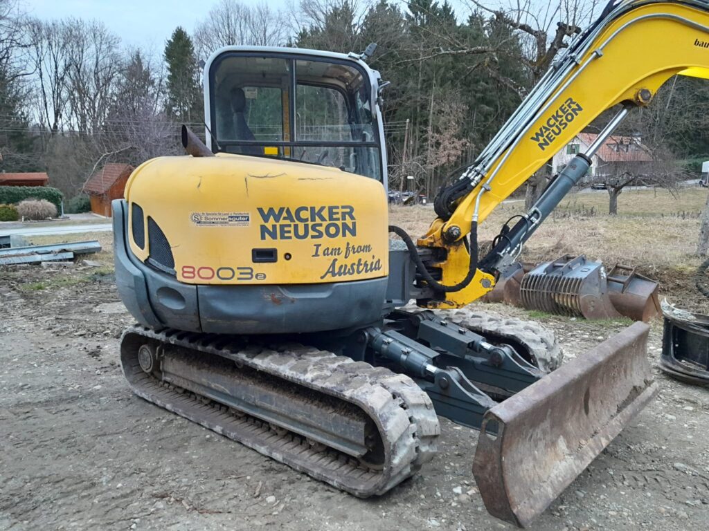 Bagger Wacker Neuson 8003